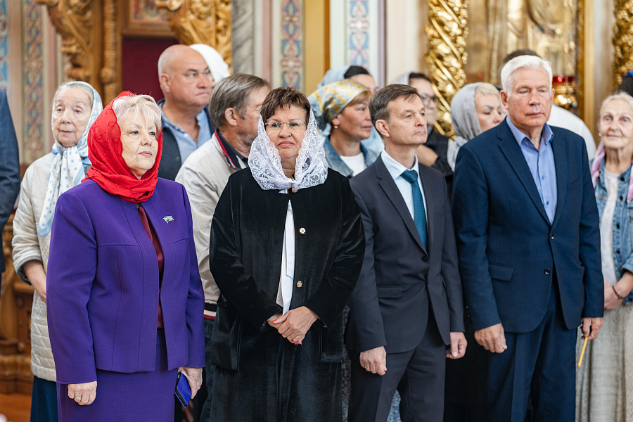 Божественная литургия в соборе Всемилостивого Спаса Вознесенской Давидовой пустыни